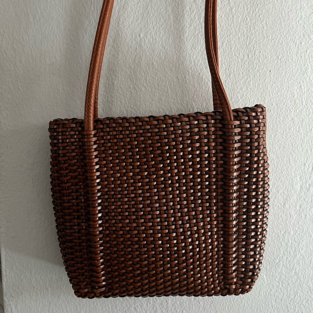 Vintage Nine West woven shoulder bag